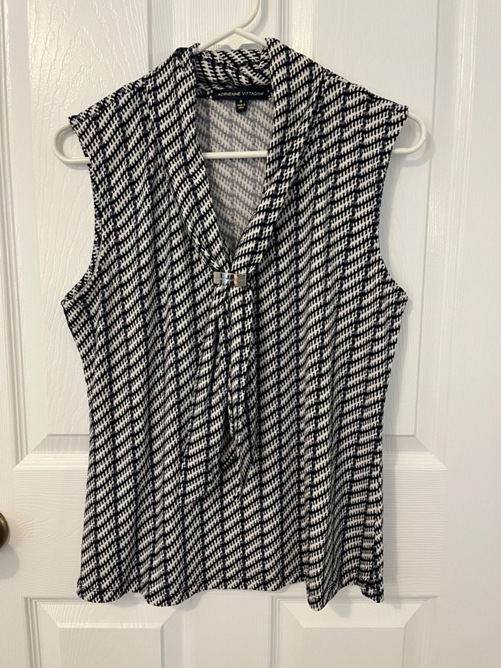 Adrienne Vittadini Black & White Houndstooth Sleeveless Top with a touch of blue